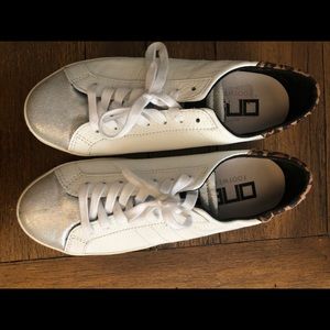 One footwear tennis shoes